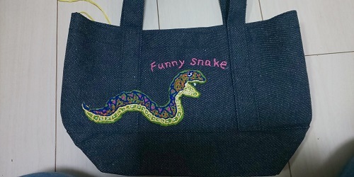 蛇刺繍