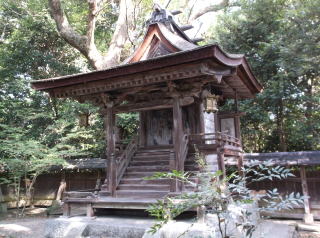 小泉神社本殿